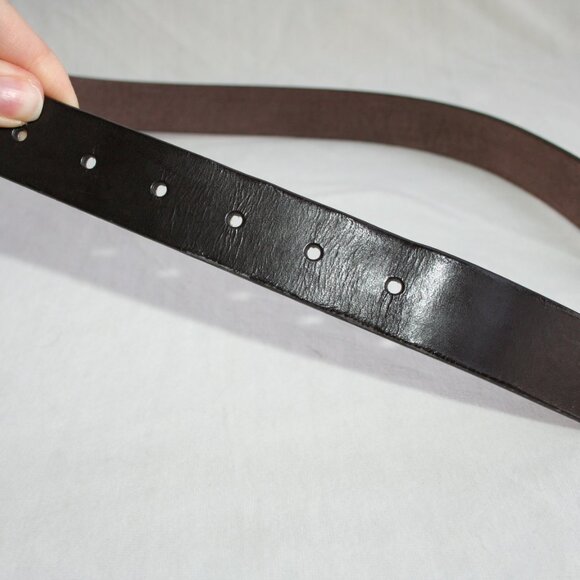 ✨NY & Co LADIES LEATHER BELT SIZE M WOMENS METAL BUCKLE EUC DARK BROWN DESIGNER - Picture 4 of 14